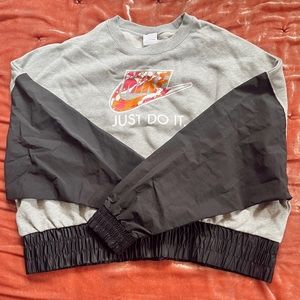 nwot nike crew neck
